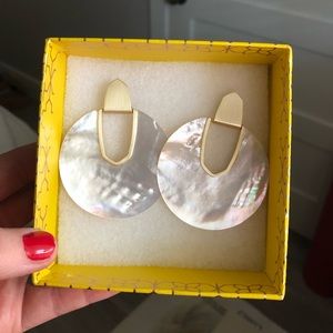 Kendra Scott Diane Earrings in Ivory Pearl